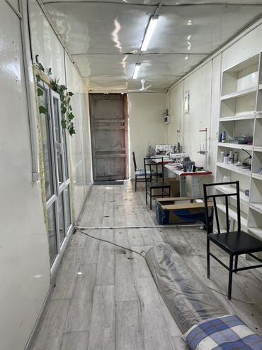 места аренда коммерческой недвижимости: Сдается контейнер под ателье швеи или мясной и т др. 1 линия цена