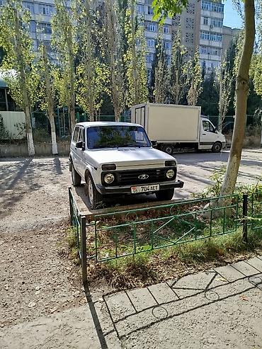 ВАЗ (ЛАДА): ВАЗ (ЛАДА) 4x4 Niva: 2012 г., 1.7 л, Кол менен иштөөчү, Бензин, Жол тандабас — 1