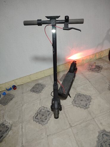 Elektrikli samokatlar: Elektrik skuter dəsti - 2 ədəd elektrik skuter birlikdə. - Birincisi — 11
