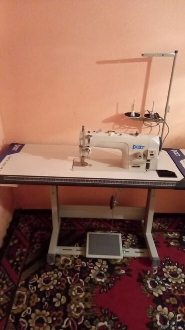 Tikiş maşınları: Peşəkar tikiş avadanlıqları komplekti Tərkib: - DİT (DOIT) sənaye düz — 4