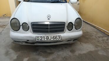 mersedes c klass: Mercedes-Benz 220: 2.2 l | 1995 il Sedan