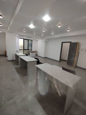 Офисы: Сдаю Офис, 173 м², В бизнес центре, 1 линия, С отдельным входом — 1