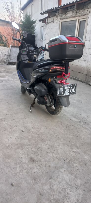 Скутеры: Макси-скутер 150 куб. см, Бензин, Б/у — 6