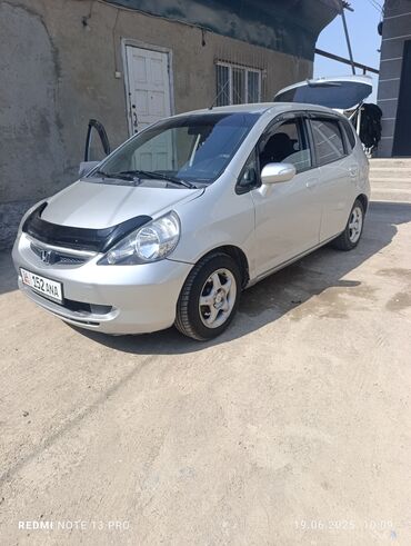 срочно продать машину: Honda Jazz: 2005 г., 1.3 л, Автомат, Бензин, Универсал