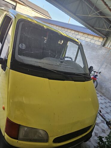shacman yuk masini satilir: Sarı rəngli Ford Transit furqon gündəlik istifadə üçün əlverişlidir