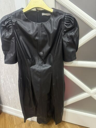 детские платья с длинным рукавом: Qara rəngli süni dəri don - Material: yumşaq, parıltılı süni dəri - at lalafo.az детские платья с длинным рукавом: Qara rəngli süni dəri don - Material: yumşaq, parıltılı süni dəri -