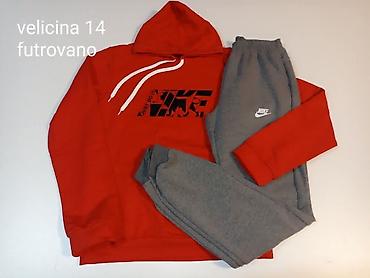 Komplet trenerke: Velicine pisu na slici 
2200 din — 11