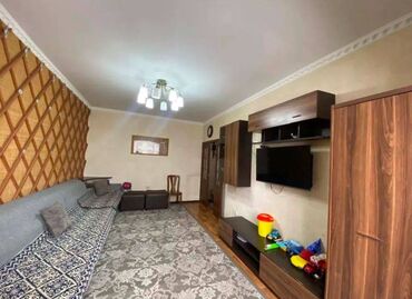 дом и магазин: 45 м², 1 комната, Бронированные двери, Балкон застеклен
