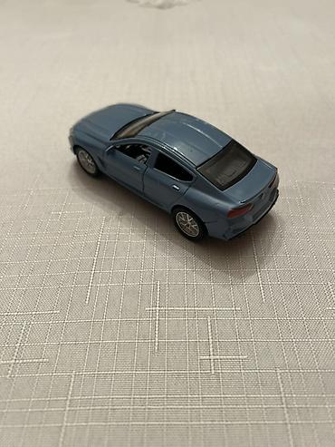 Uşaq dünyası: Masaüstü kolleksiya üçün metal oyuncaq maşın maketi - Tip: sedan — 6