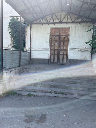 Аренда зданий: В центре города Каракол продается 2-х этажное здание площадью 320м2 с — 2