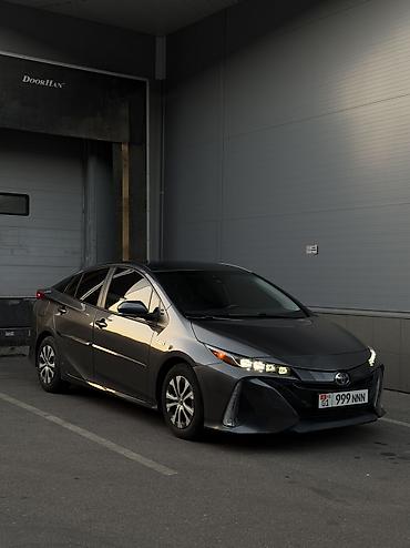 тае: Toyota Prius: 2021 г., 1.8 л, Автомат, Электромобиль, Лифтбек — 1