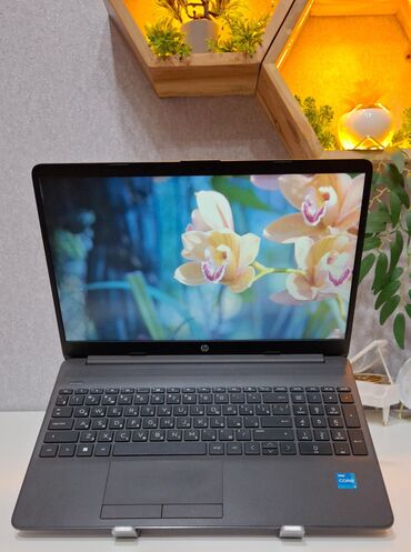 HP: İşlənmiş HP 15.6 ", Intel Core i3, 256 GB