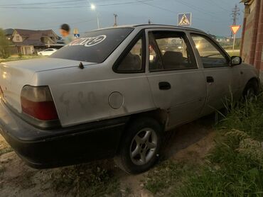 Daewoo: Daewoo Nexia: 2001 г., 1.8 л, Механика, Бензин, Седан