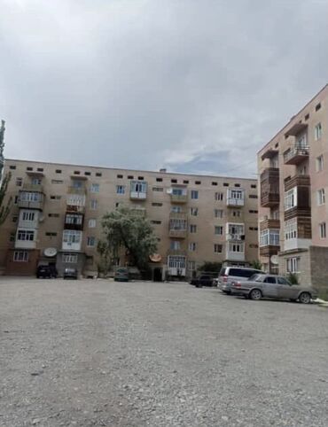 продается квартира в балыкчы в Кыргызстан | Посуточная аренда квартир: 1 комната, 30 м², Проект Сталинка, 5 этаж, Без ремонта, Центральное отопление