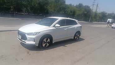 белый dongfeng aeolus e70: BYD Yuan: 2021 г., Вариатор, Электромобиль, Кроссовер — 2