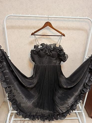 Вечернее платье от Melani boutique в черном цвете с корсетным лифом и
