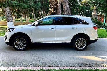 киа соренто: Kia Sorento – ağ rəngli, geniş və rahat SUV. Əsas xüsusiyyətlər: - — 1