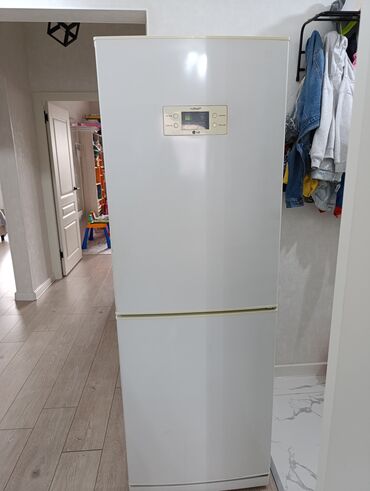 холодильник свечка: Муздаткыч LG, Колдонулган, Эки камералуу, 60 * 170 *