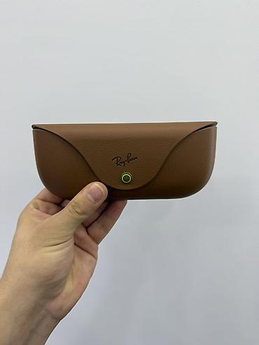 Ray-Ban eynək futlyarı - Rəng: karamelli/qəhvəyi - Material