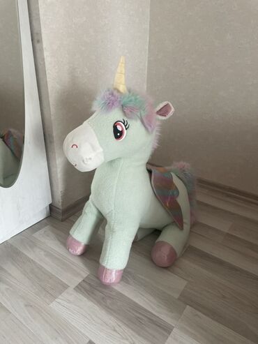 toxunma uşaq krassovkaları: Böyük ölçülü yumşaq oyuncağ –unicorn. Uşaqların oyununa, fotoşəkil