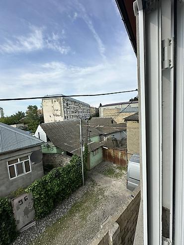 bakida tecili satilan ucuz heyet evleri: 6 otaqlı, 130 kv. m, Təmirsiz — 8