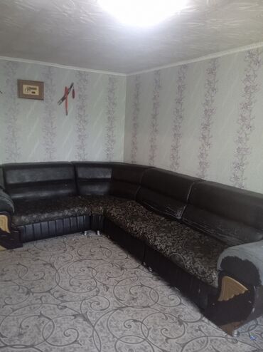 колдонулган мебель: Бурчтук диван, түсү - Кара, Колдонулган