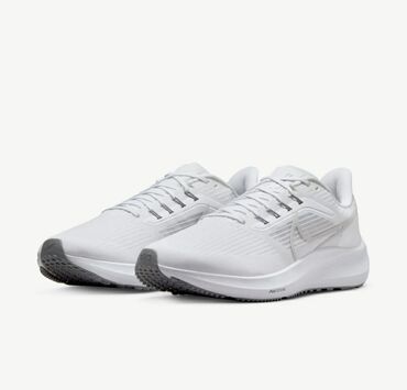 nike ayakkabı: Nike krosovka yenidir Amerikadan alınıb. Ölçüsü 45