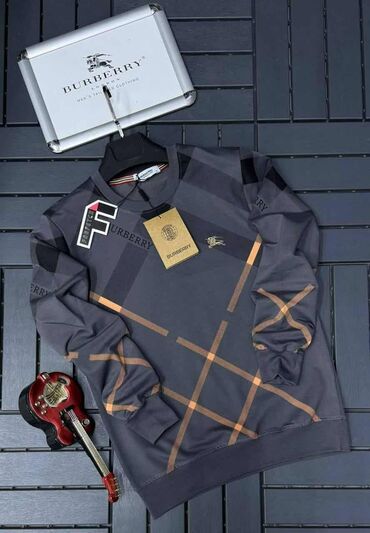 Duksevi: Duksevi 
S m l xl 2xl(pitati za dostupne vel)
Cena 3300 din — 11