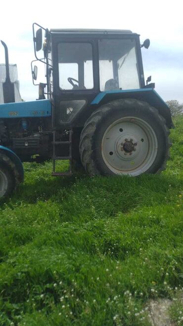 maşın yataq: “Belarus 892” markalı traktor. Kənd təsərrüfatı işləri üçün lazım olan
