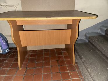 офисные столы буу: Жазуу үстөл, Колдонулган