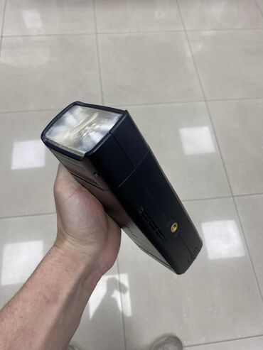 продаю кольцевую лампу: СРОЧНО ПРОДАЮ Godox AD200 Pro работает отлично, есть небольшое