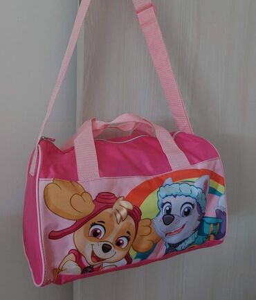 Ostale dečije stvari: Torba za trening i putovanja
Cena 1600 din
38*22 cm — 10