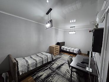 Продажа коттеджей и домов: -Срочно продается двух комнатная квартира в барачном доме, вход — 9