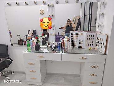mebel satilir: Salon güzgüsü satılır təcili satılır. Divardakı 2 güzgü daxil Qiyməti — 1