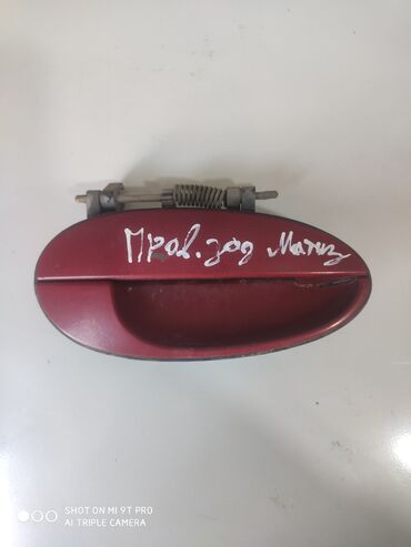 порог матиз: Задняя правая дверная ручка Daewoo 2001 г., Б/у, цвет - Красный, Оригинал
