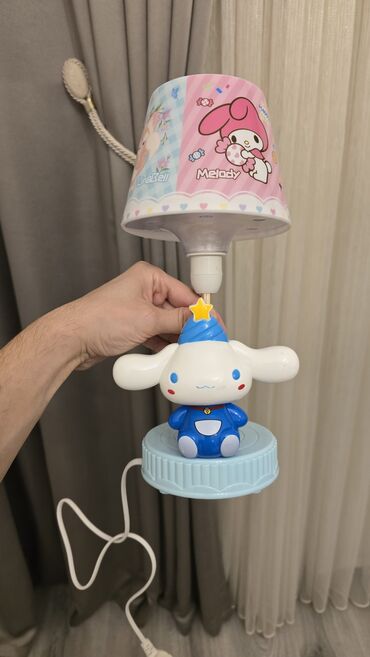 m herfi tortlar: Sanrio temalı masa lampası - Dizayn: Cinnamoroll fiqurlu gövdə və