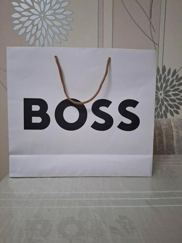 Digər aksesuarlar: BOSS loqosu olan ağ rəngli alış-veriş çantası, MICHAEL KORS loqosu -da lalafo.az — 2 Digər aksesuarlar: BOSS loqosu olan ağ rəngli alış-veriş çantası, MICHAEL KORS loqosu — 2