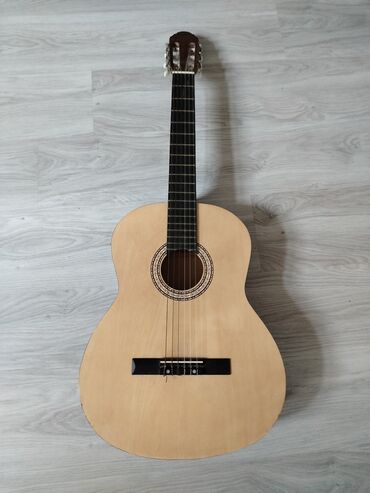 gitara gəncə: Klassik gitara, Yamaha, İşlənmiş, Rayonlara çatdırılma, Ünvandan götürmə, Ödənişli çatdırılma