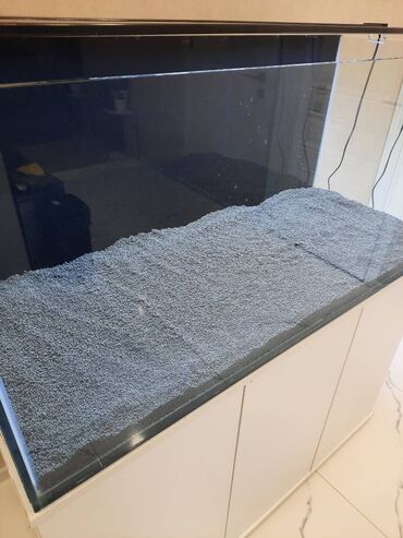 Ovçuluq və balıqçılıq: Akvarium,şkaf və digər avadanlıqlar satılır.Bitki üçün qrunt Propant — 13