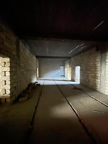 Kommersiya daşınmaz əmlakı: İCARƏYƏ VERİLİR! 📍 Geniş və əlverişli ərazi 📐 Sahə: 750 m² 💰 Aylıq — 3
