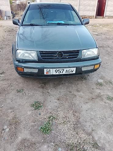 Volkswagen: Volkswagen Vento: 1992 г., 1.8 л, Седан — 5