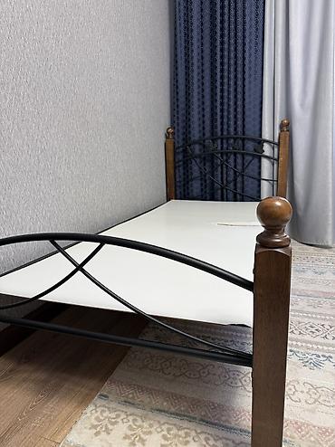 сейфы бу: Односпальная кровать, Б/у, С матрасом, длина - 200 см — 2