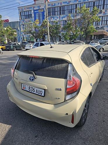 секутер: Toyota Prius: 2018 г., 1.5 л, Автомат, Гибрид, Хэтчбэк — 2