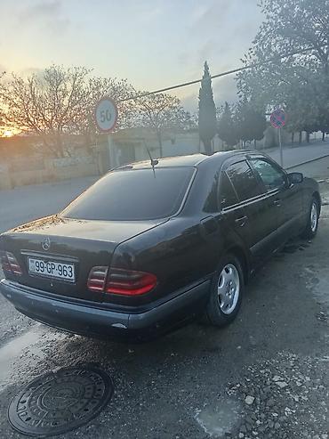 wam disk: Mercedes-Benz E 220: 2.2 l | 2001 il Sedan — 4