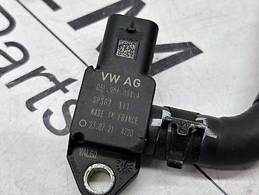 bosch sauber: SENZOR PRITISKA ZA VOLKSWAGEN TIGUAN, TOURAN, GOLF 7 . - 05L 906 051 — 3