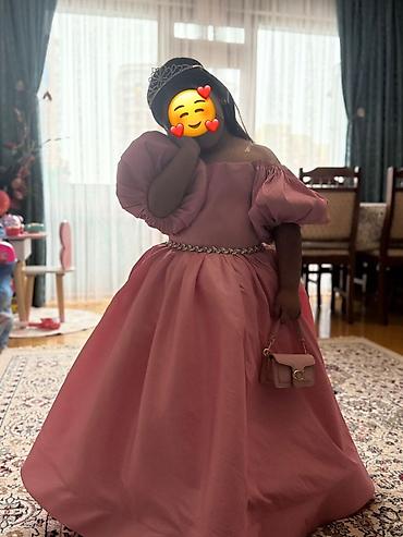 yeni il usaq geyimleri: Satilir. Ozel tikilib. cemi birdefe fotosesiyaya geyinib yenidir. kim — 1