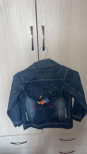 Верхняя одежда: Джинсовые куртки на 5-6 лет В отличном состоянии, носили мало так как — 4
