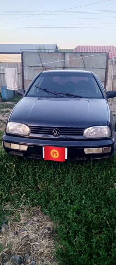 продаю аварийную: Volkswagen Golf: 1993 г., 1.8 л, Механика, Бензин