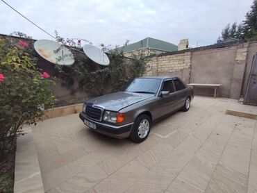 etir: Mercedes-Benz E 200: 2 l | 1989 il Sedan