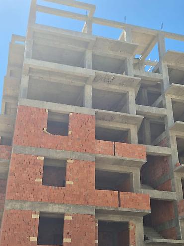 tam inşaat: Yeni tikili . təmirsiz satılır . qurtuluş 93 də yerləşir 30 A . 1 2 — 4